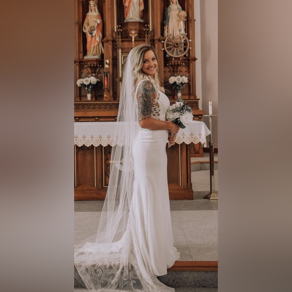 Wedding Dress David’s Bridal w/veil